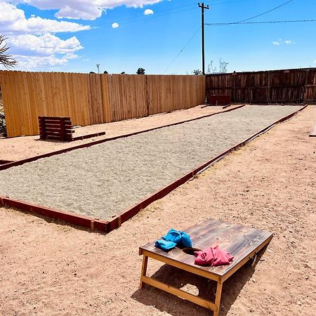 Private Jt Cabin - Ev L2 Station, Hammocks, Fire Pit, Bbq, Bocce Ball, Cornhole Yucca Valley Buitenkant foto