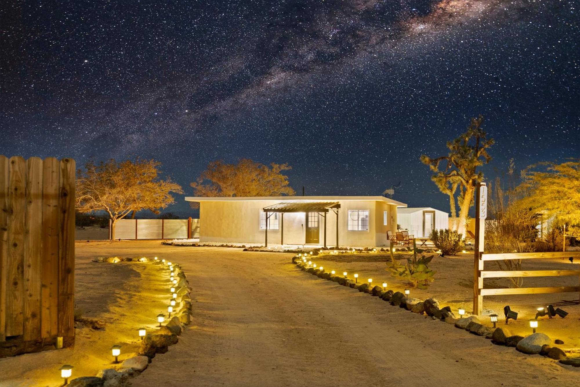 Private Jt Cabin - Ev L2 Station, Hammocks, Fire Pit, Bbq, Bocce Ball, Cornhole Yucca Valley Buitenkant foto