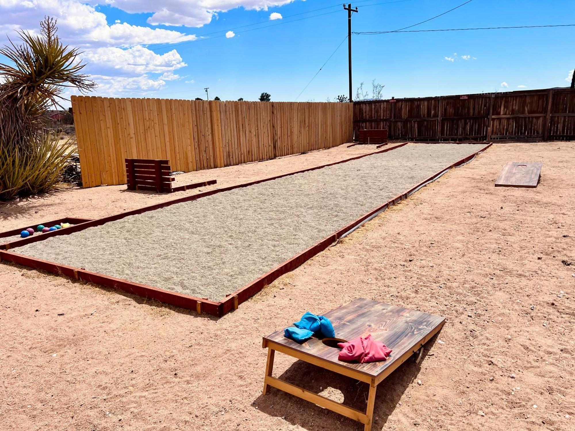 Private Jt Cabin - Ev L2 Station, Hammocks, Fire Pit, Bbq, Bocce Ball, Cornhole Yucca Valley Buitenkant foto
